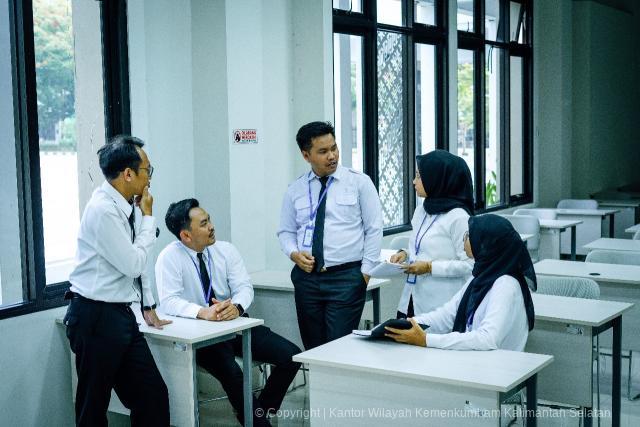 Tingkatkan Kompetensi, Perwakilan Kemenkumham Kalsel Raih Prestasi Terbaik 1 Pelatihan Kehumasan